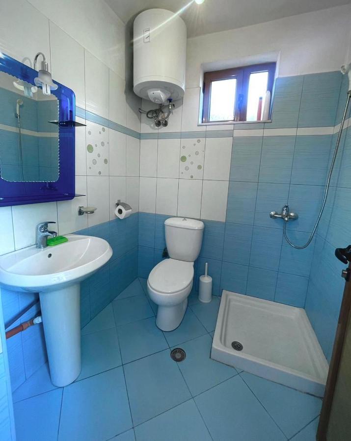 Blue Guesthouse Gjirokaster Ngoại thất bức ảnh