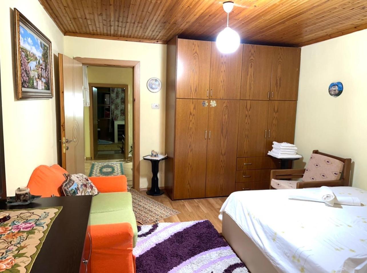 Blue Guesthouse Gjirokaster Ngoại thất bức ảnh