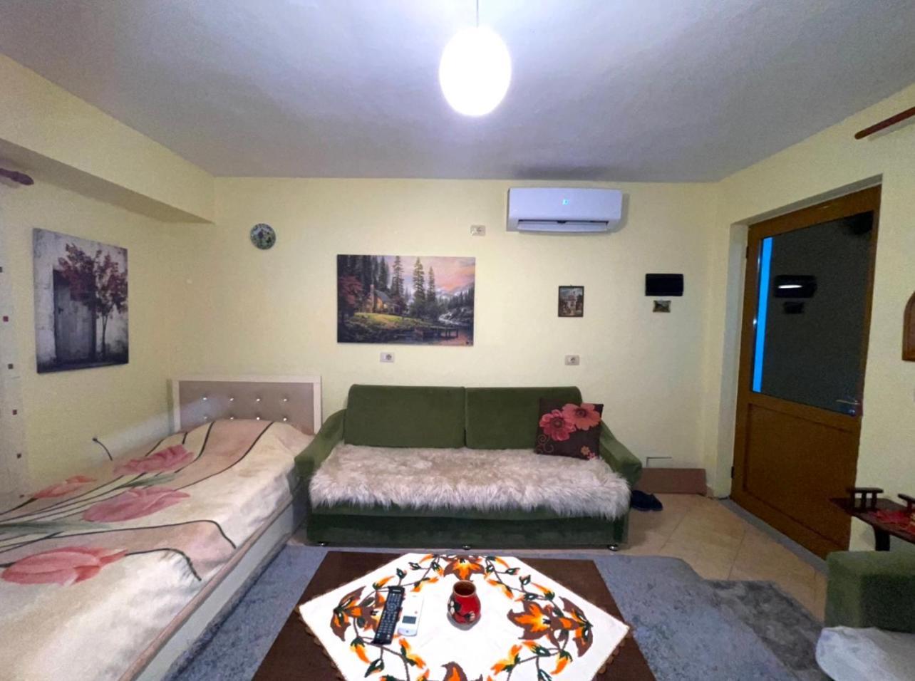 Blue Guesthouse Gjirokaster Ngoại thất bức ảnh